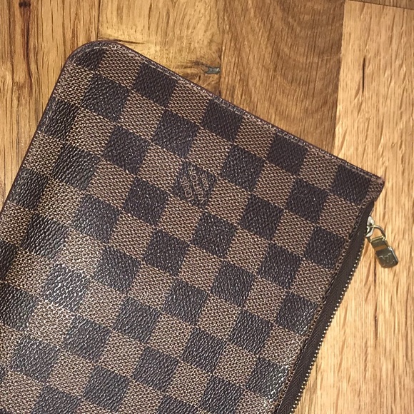 Louis Vuitton Neverfull MM - Picture 9 of 14